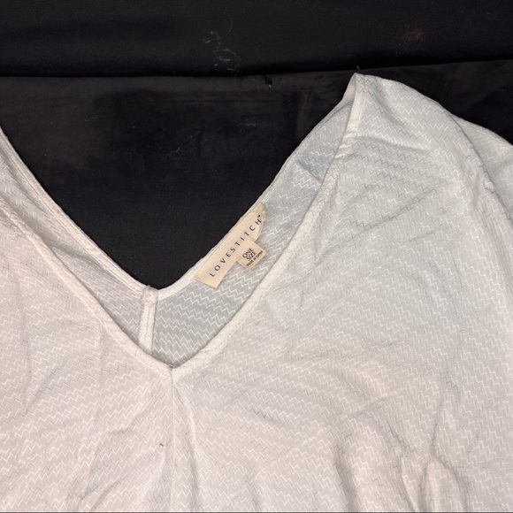 White tunic - Picture 2 of 3